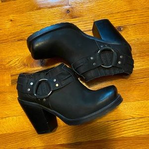 SIXTYSEVEN BOOTIES SIZE 6